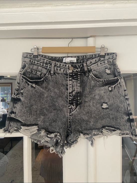 Vervet Pants - Ververt High-Rise Distressed Jean Shorts - Black Acid Wash
